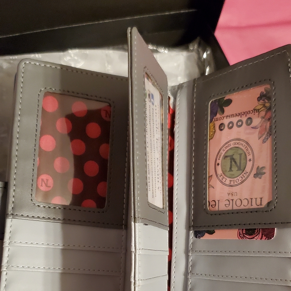 Wallet - Picture 3 of 4